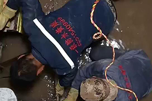南充电梯井堵漏施工视频